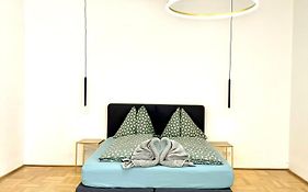 Opera Vienna Apartment 145 M2